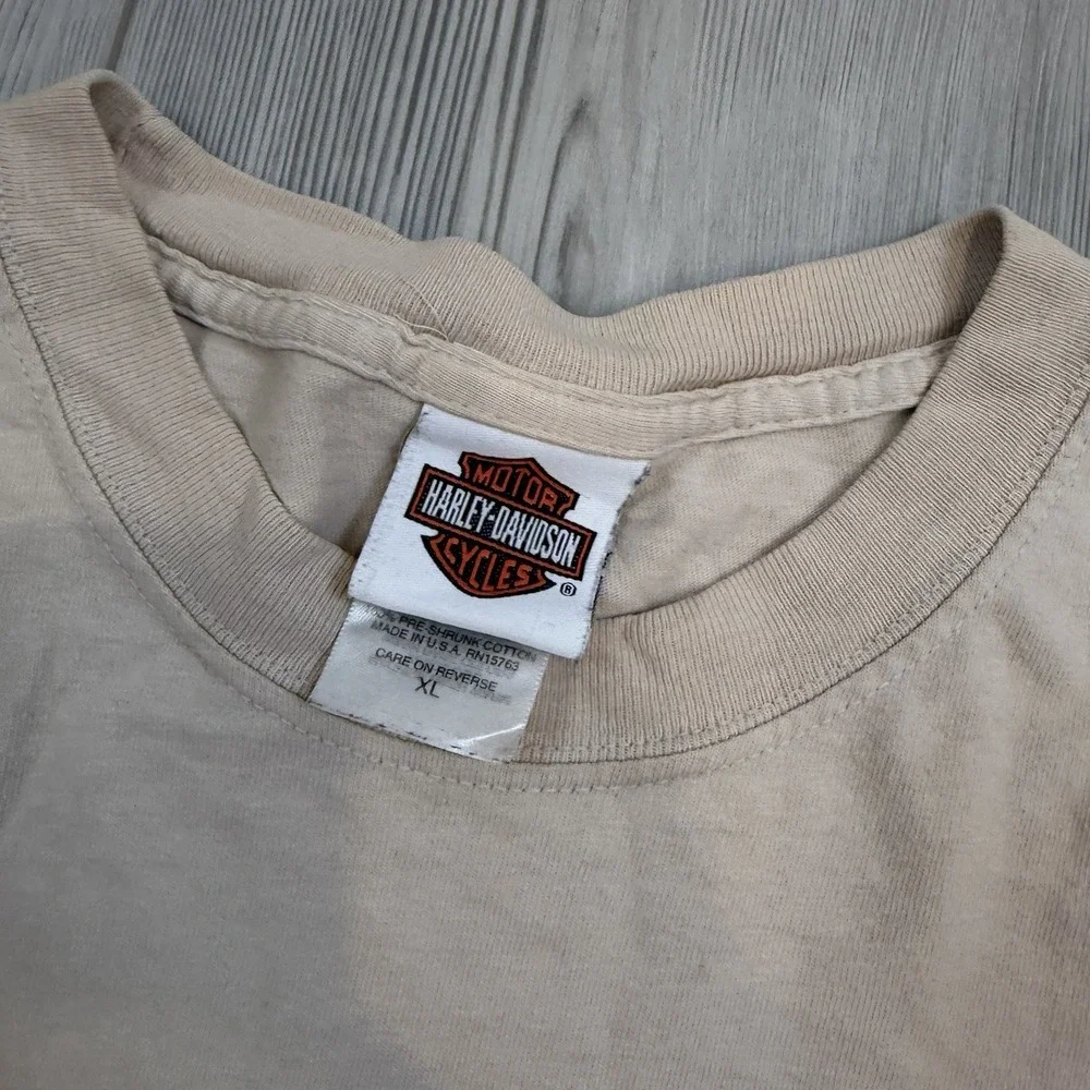 Harley Davidson T Shirt Men's XL Chasing Tail Beige Tan New Castle Delaware‎